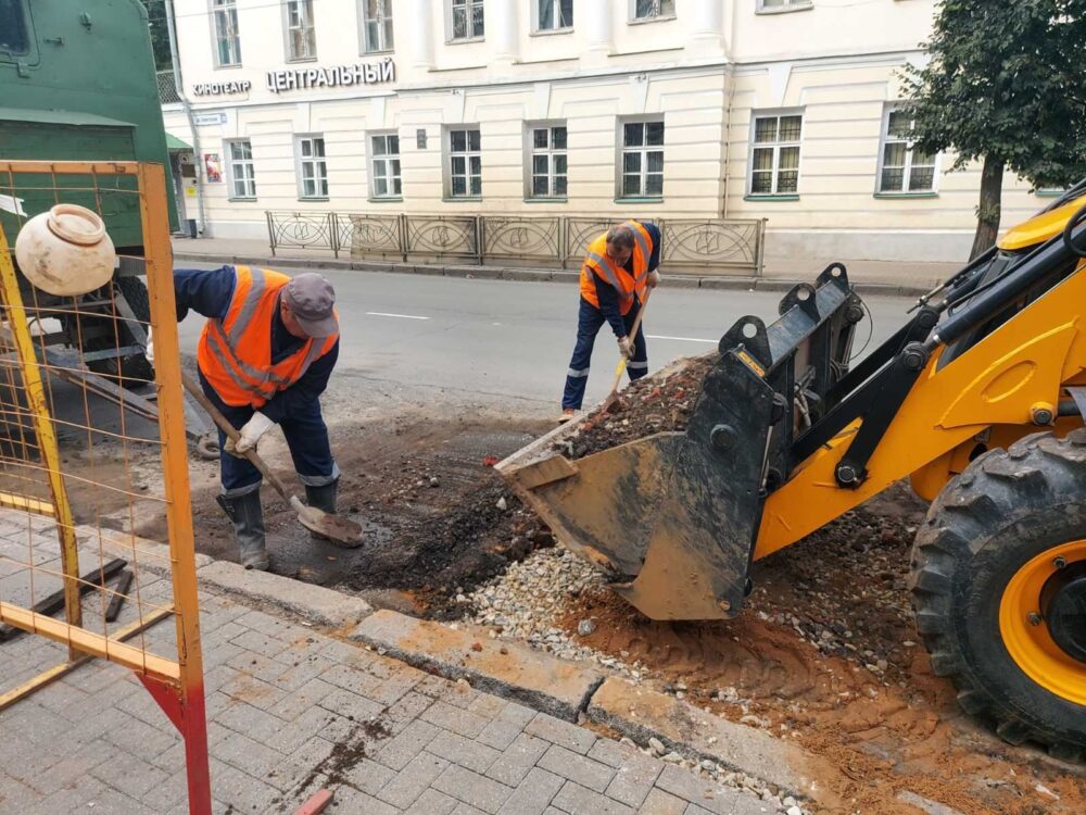 Ремонт колодцев перед асфальтированием улицы Советской в Костроме планируется завершить 28 августа