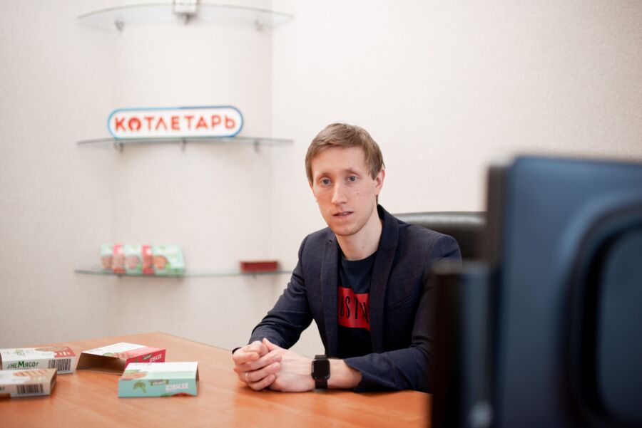 Директор по развитию компании «Котлетарь» рассказал о своем кабинете