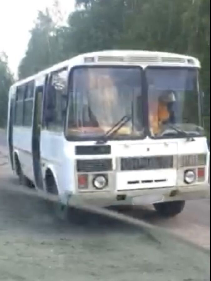 Пьяный водитель автобуса ошеломил костромских полицейских