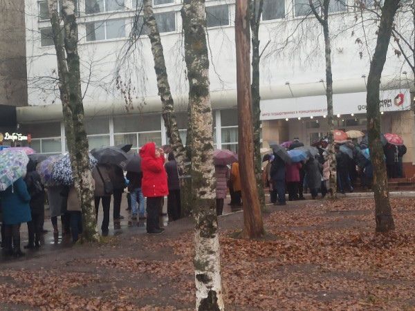 Костромские чиновники объяснили километровые очереди в МФЦ