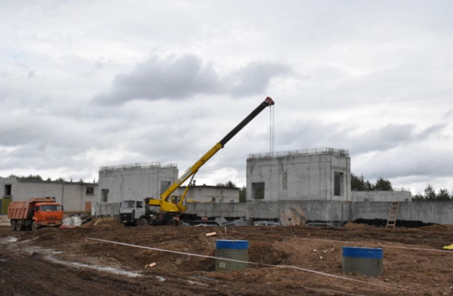 Проблемы с поставками стройматериалов задерживают в Костроме строительство всего