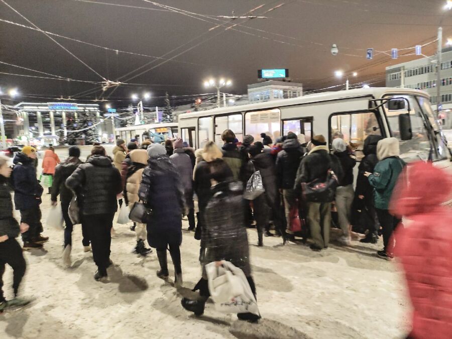 «Хотят сжить со свету»: дождаться автобуса в Костроме совсем невозможно