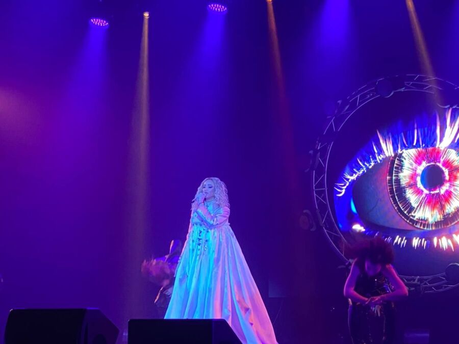 Костюм паука, эротичные танцы, песни про секс: костромичи побывали на концерте Ольги Бузовой