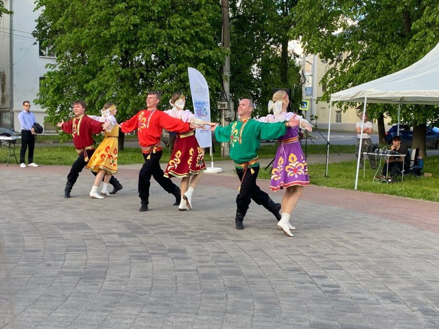 Костромичей научат танцам предков на набережной