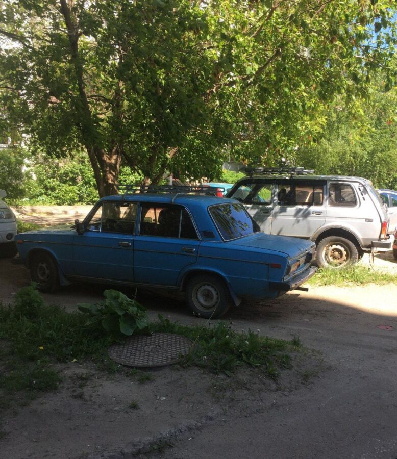Костромичи отдают десятки тысяч рублей за парковку на газонах и детских площадках