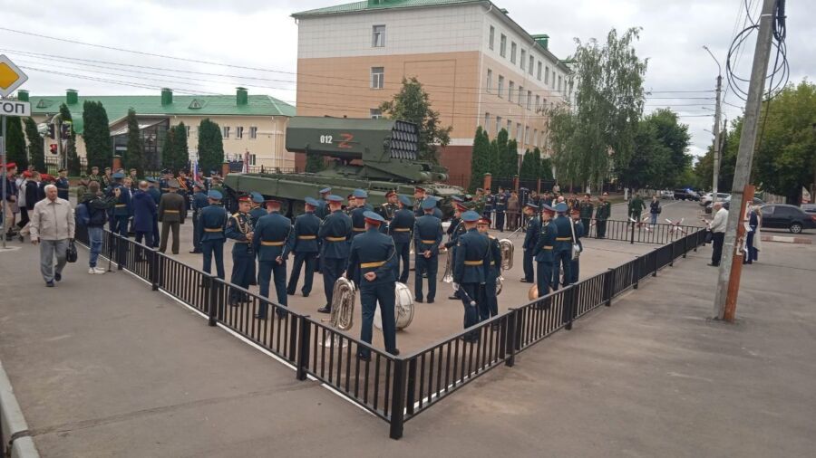 Костромичи попросили чиновников сделать парковку вместо памятника