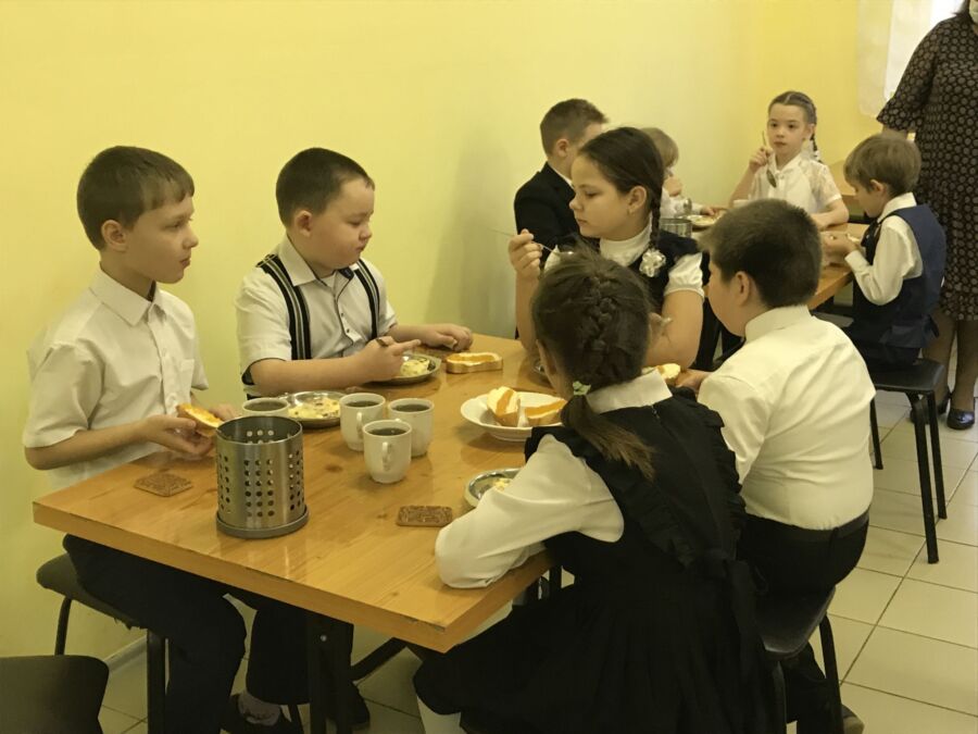 Костромских школьников накормили почти на 400 миллионов рублей